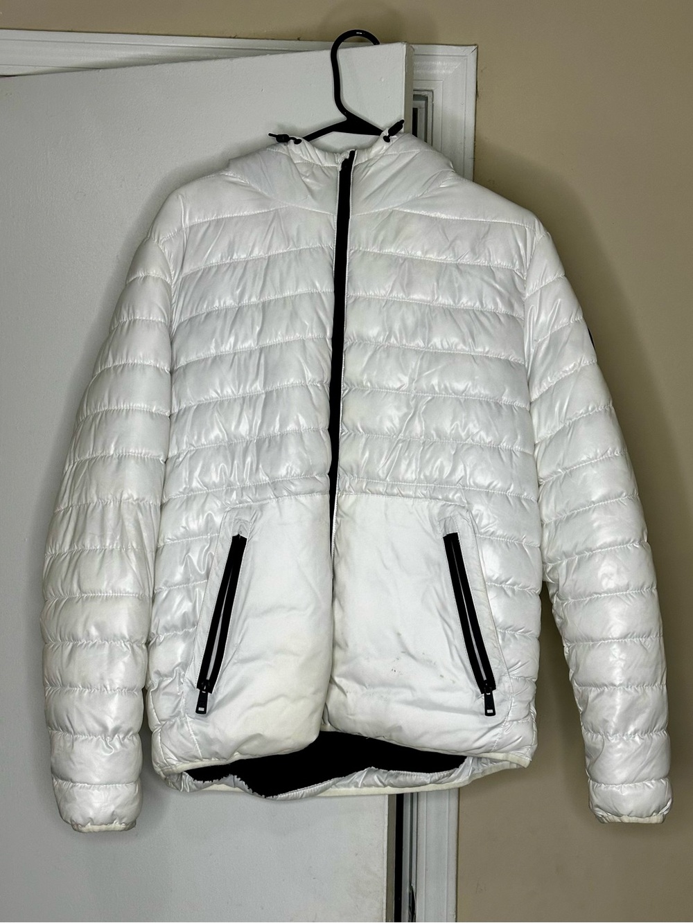 Kenneth Cole White Hooded Quilted Puffer Jacket with Black Trim